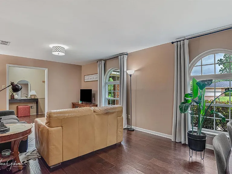7440 Camelback Dr — Photo 11