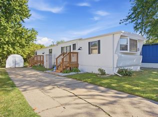 1824 Huckleberry Ln, Sycamore, IL 60178