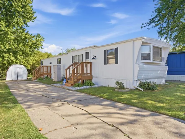 1824 Huckleberry Ln, Sycamore, IL 60178