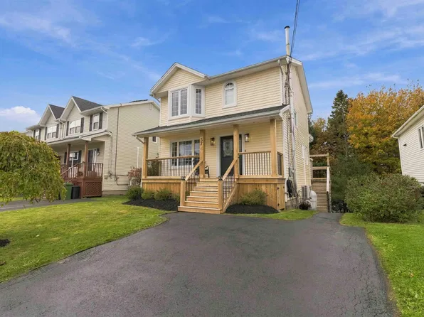 37 Madeira Cres, Halifax, NS B2W 6G7