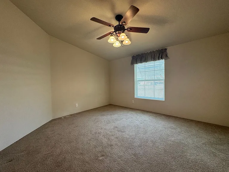 10044 S Kent Rd — Photo 15