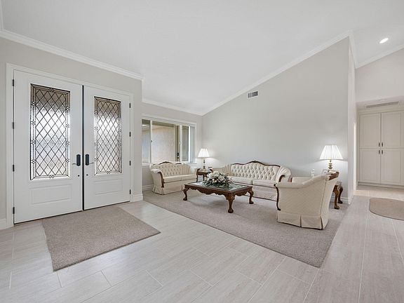 3rd image of 230 N Boulder Way