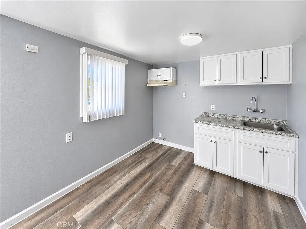Studio, 450 sqft, $1,495 — Photo 3