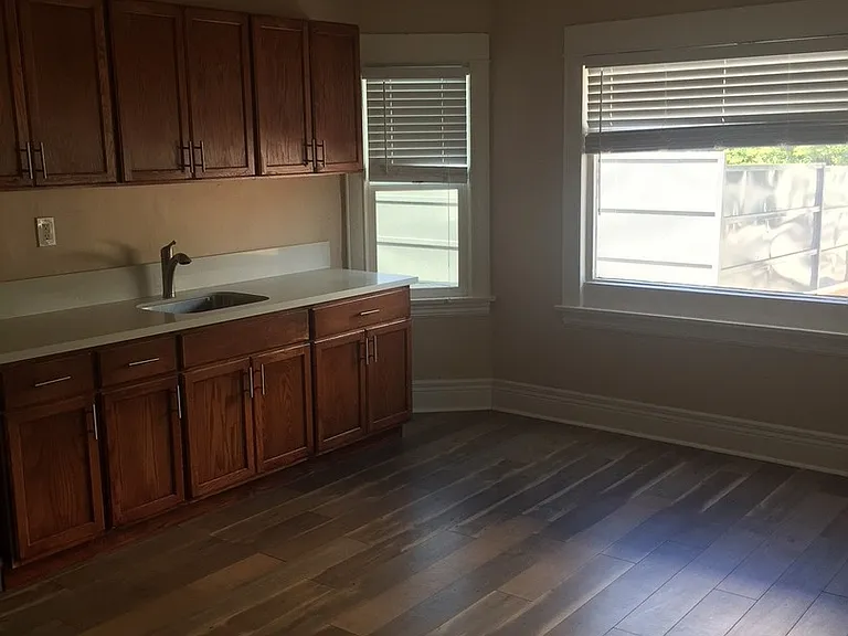 744 Pine Ave — Photo 9