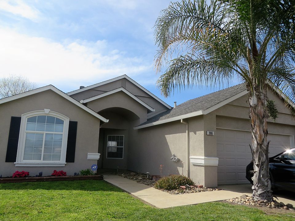 1st image of 986 Park Terrace Dr