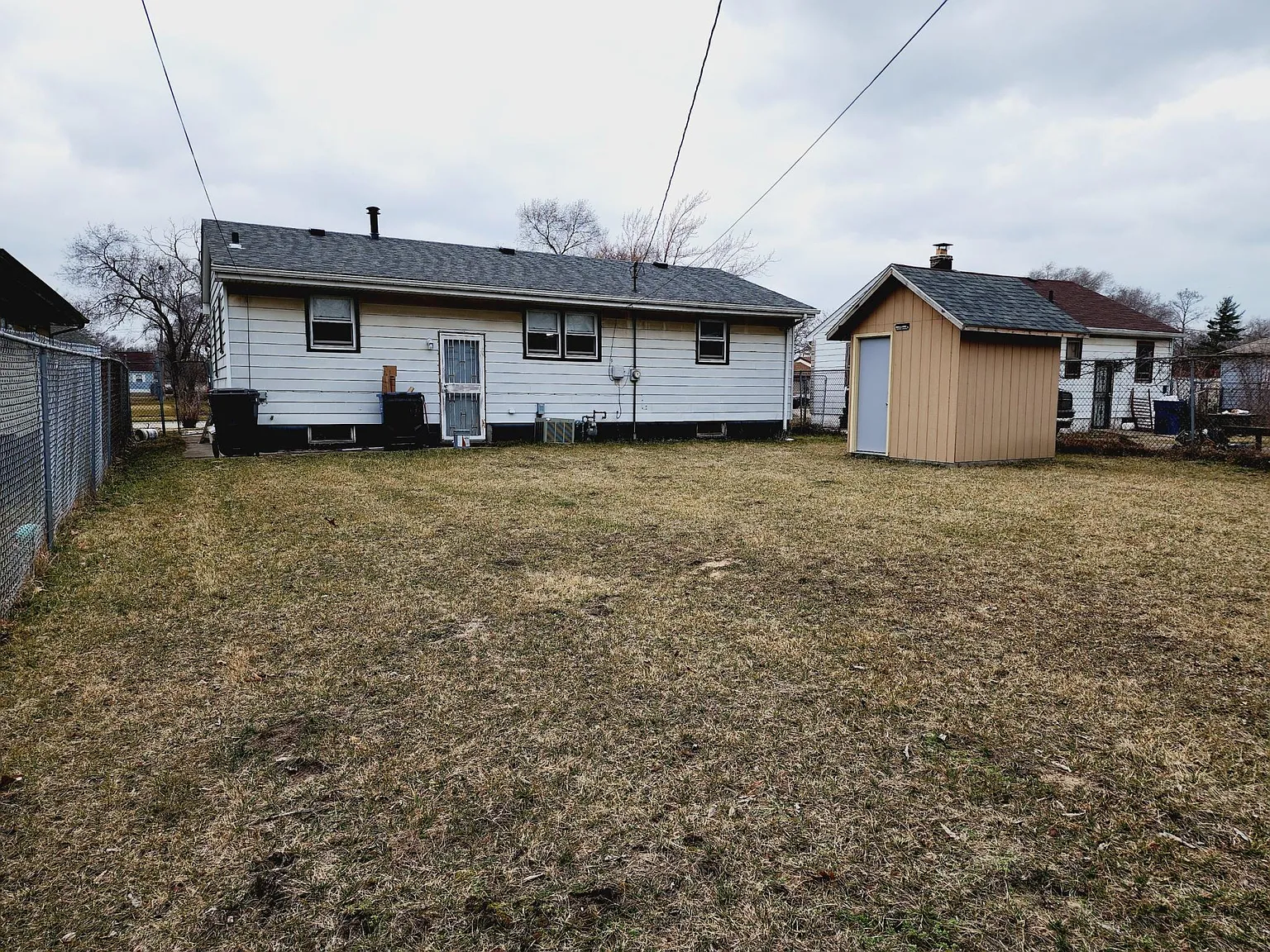 3 bed, 960 sqft, $1,550 — Photo 3