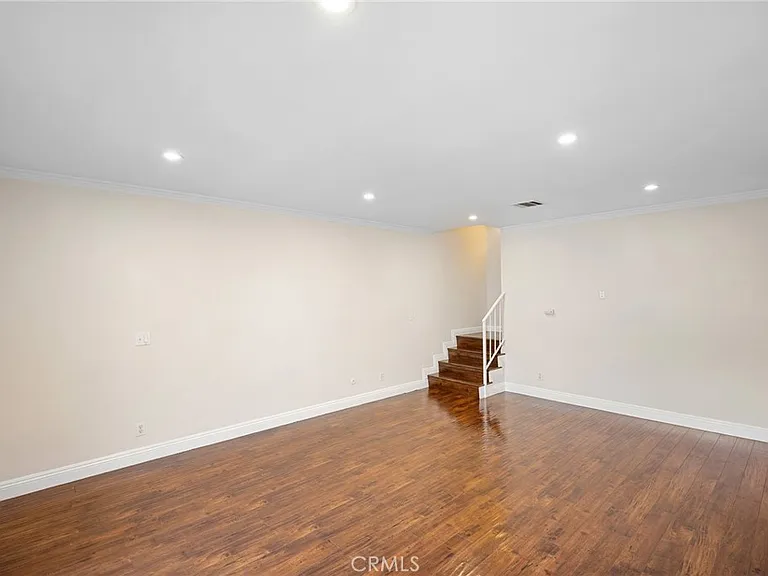 121 Sinclair Ave #206 — Photo 8