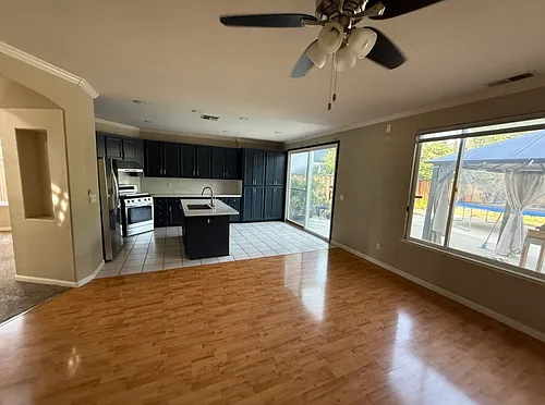 722 Summer Ln Photo 1