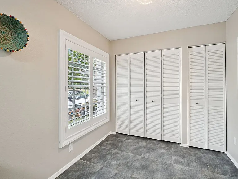 2243 Andover Cir — Photo 16