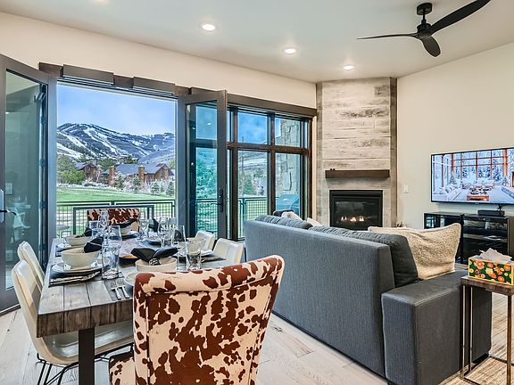 4th image of 3751 Blackstone Dr #2G