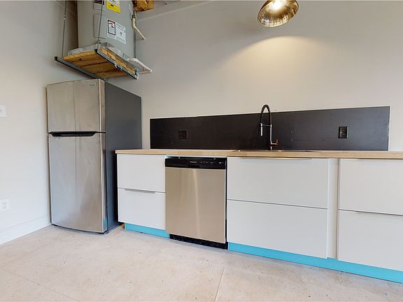 3rd image of 305 W 27th St #227
