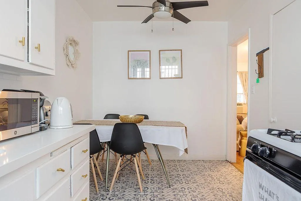 7930 Willoughby Ave — Photo 2