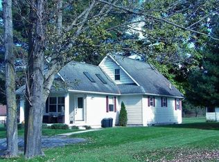 1639 Long Run Rd, Mill Hall, PA 17751