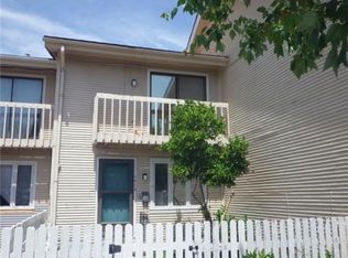 1012 W Maple Ave, Independence, MO 64050