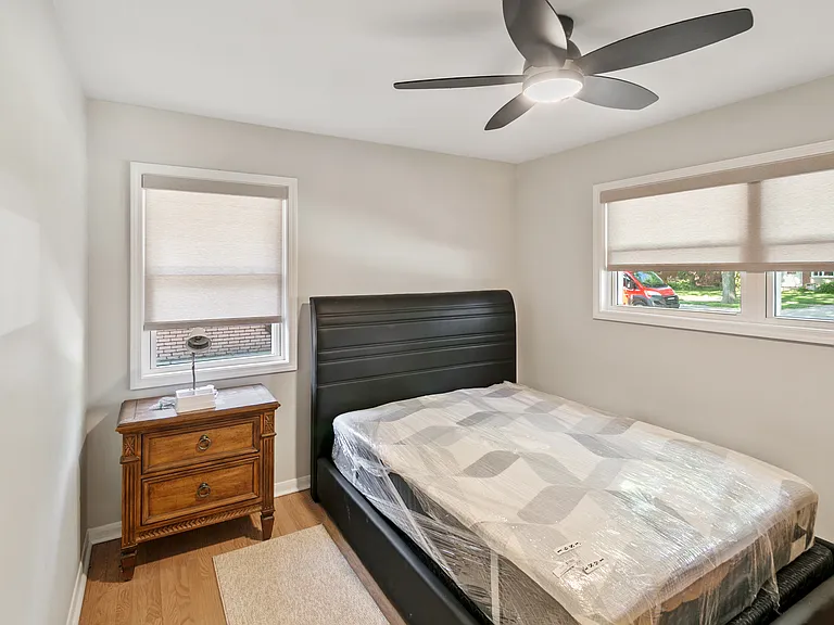 3N425 N Howard Ave — Photo 22