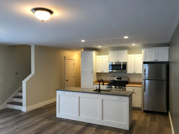 Pope Meadow Townhouses, 224 Pope Meadow Dr #20, Morrisville, VT 05661