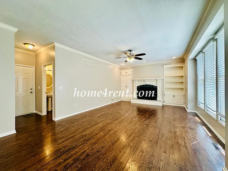 8511 W 128th St — Photo 19