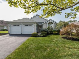 40 Skylark Ln, Lakewood, NJ