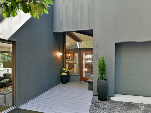 8181 Blakely Court W, Bainbridge Island, WA 98110