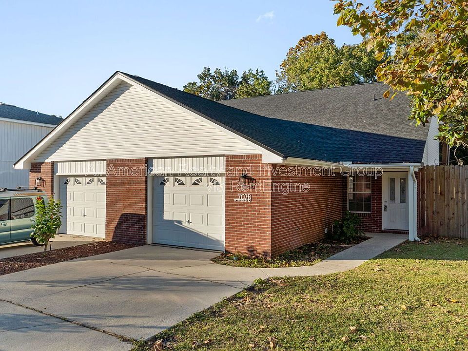 1st image of 707 Woodlawn Ave #B