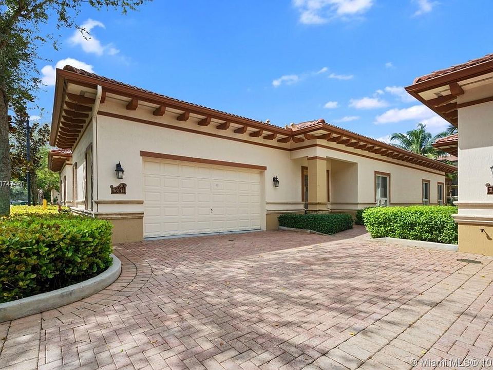 1st image of 16114 Emerald Estates Dr #6