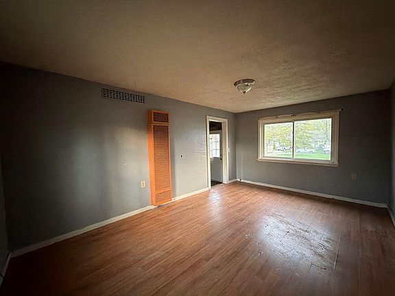 2nd image of 46 Oriole Rd