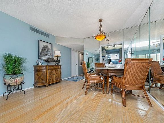 4th image of 1400 Tarpon Center Dr #N1