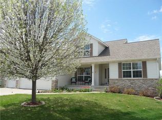 502 Rock Ridge Rd NW, Cedar Rapids, IA 52405