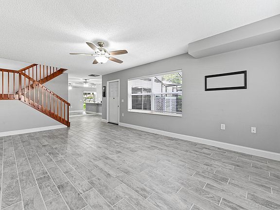 4th image of 38 Essex Court #A