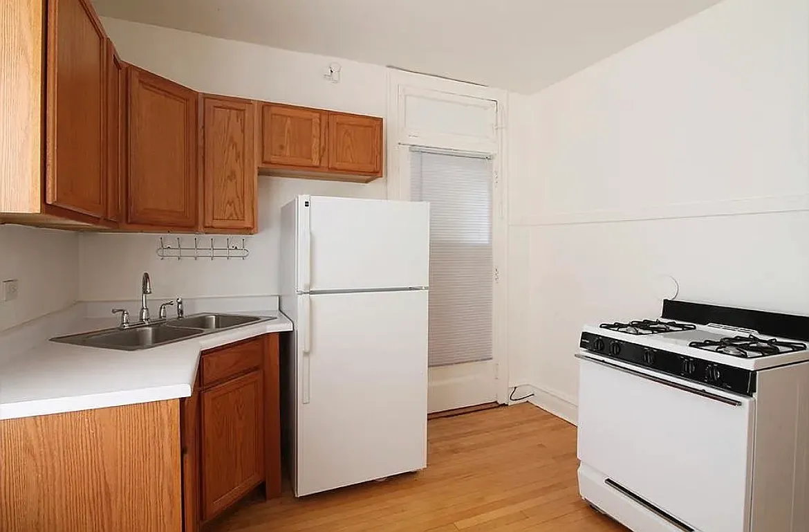 Building Photo - 429 N Humphrey Ave #E3