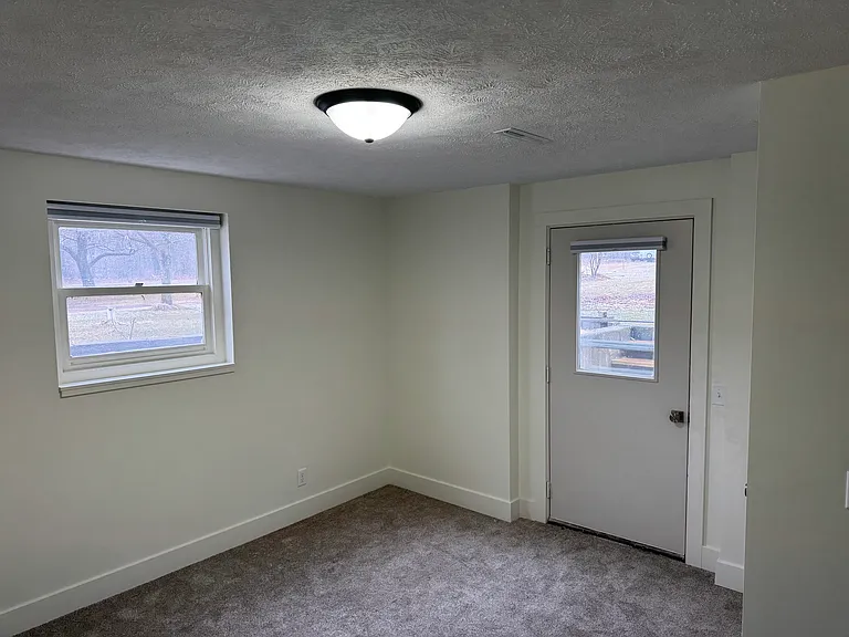4425 Thirteen Mile Rd NE — Photo 15