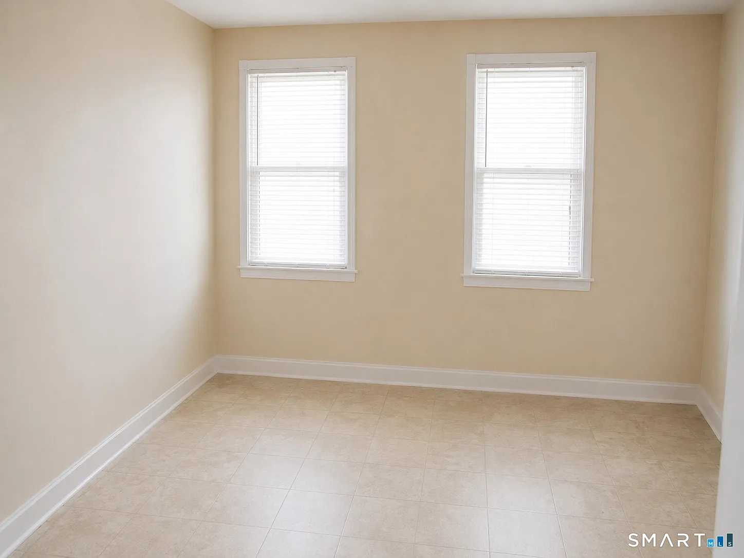 4 bed, 1.0 bath, 1892 sqft, $2,450 — Photo 4