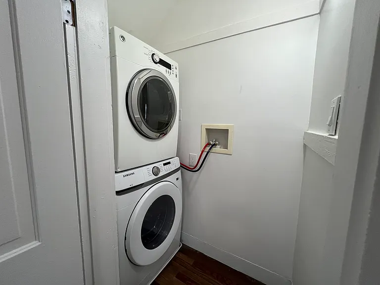1452 W 54th St #UP — Photo 12