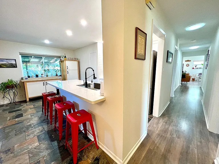 1908 Joy Ln — Photo 9