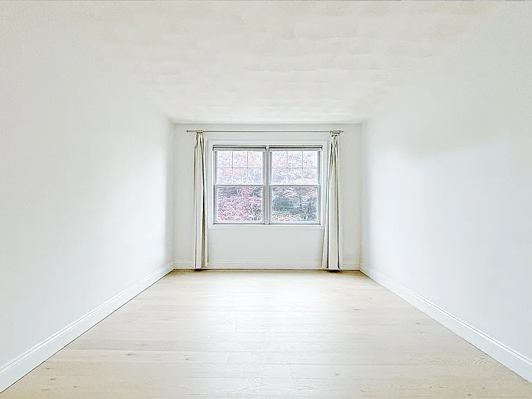 65 Centre St #12 — Photo 12