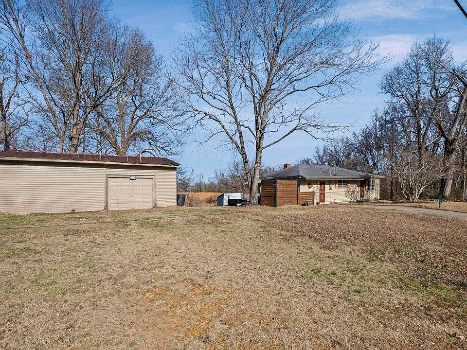 1st image of 716 Kellum Ln