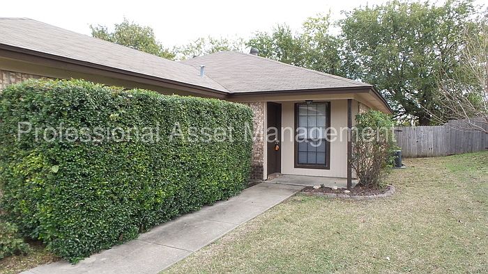 1st image of 1119 Landsdale Ln