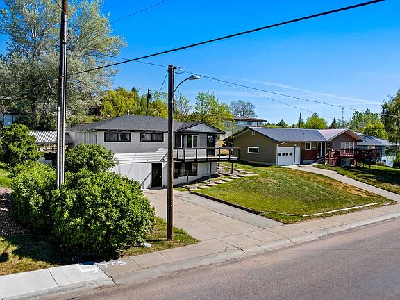 5th image of 507 29th Ave NE