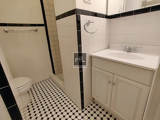 Rented by Highline Residential | media 9