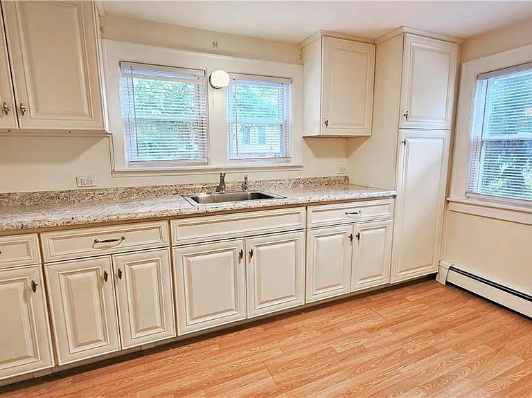 2 Murray Ave — Photo 7