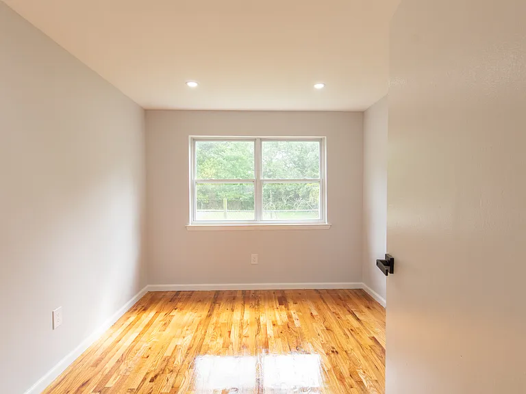 River Edge Apartments — Photo 59