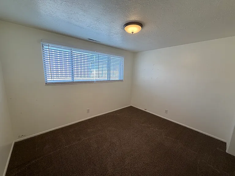 166 N 400 E #166 — Photo 5