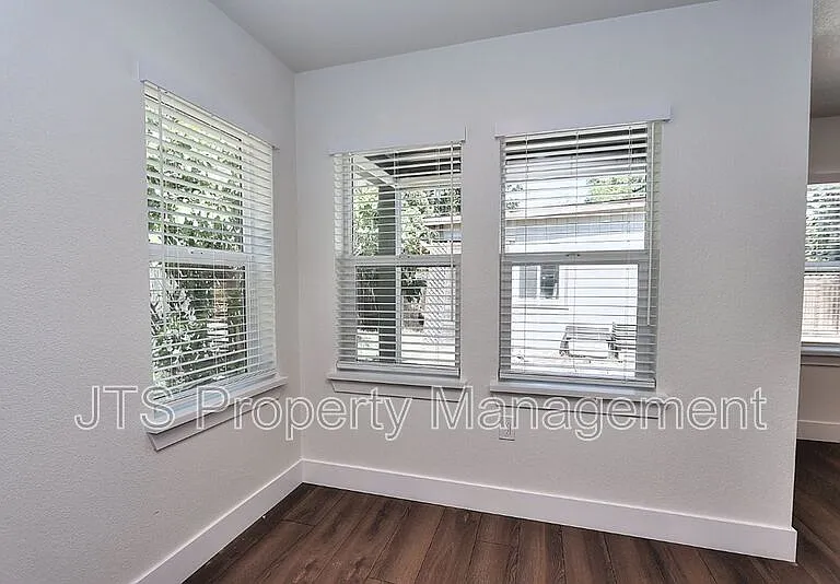 4712 65th St — Photo 11