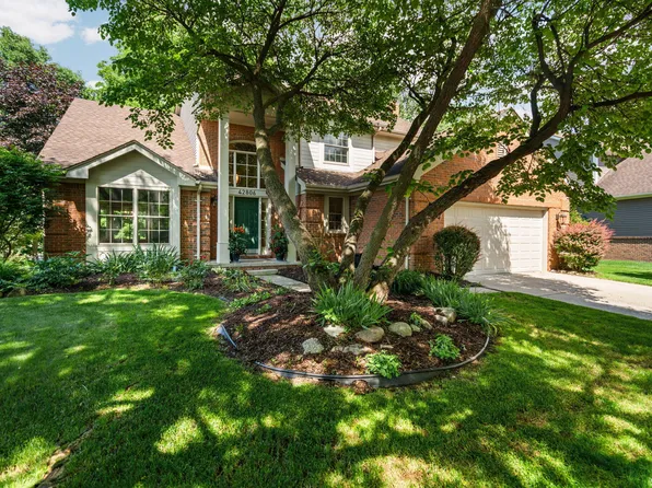 42806 Brookstone Dr, Novi, MI 48377