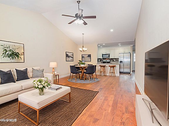 5th image of 138 Oxford Drive