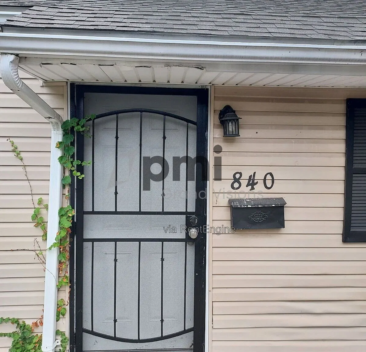 2 bed, 1.0 bath, 768 sqft, $986 — Photo 2