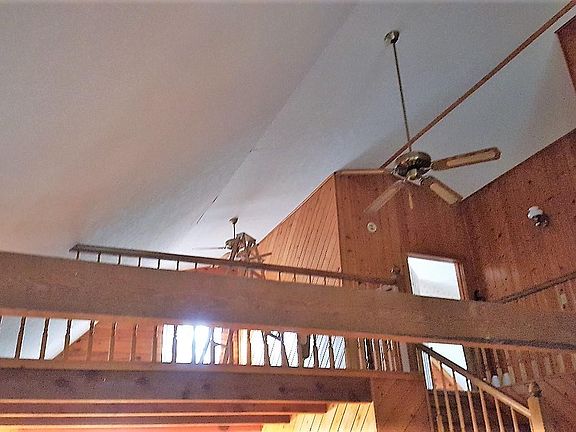 5th image of 6 Seneca Cir