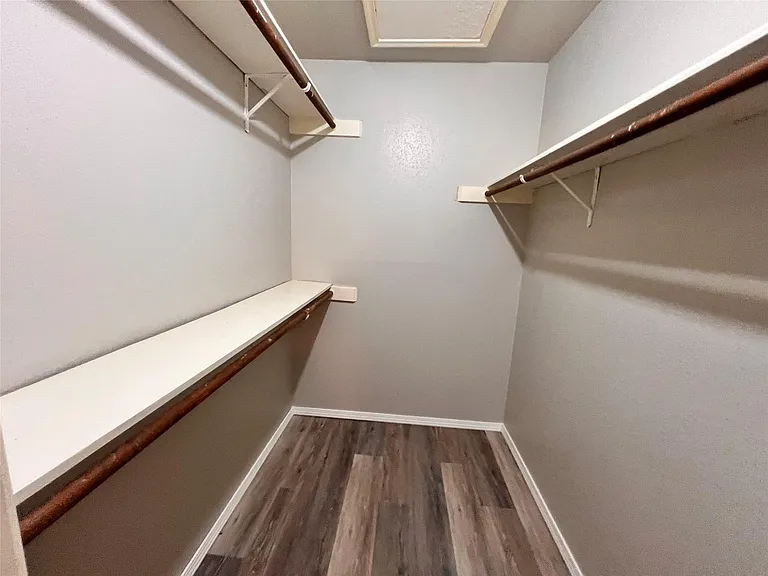 10661 Braes Bend Dr — Photo 12
