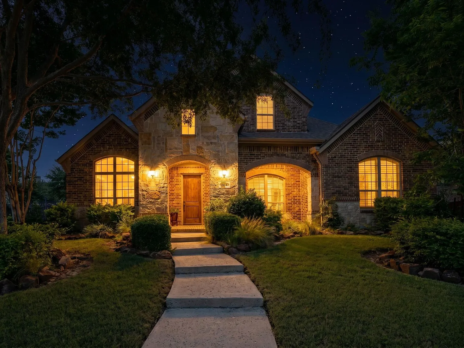 5 bed, 3881 sqft, $5,000 — Photo 2