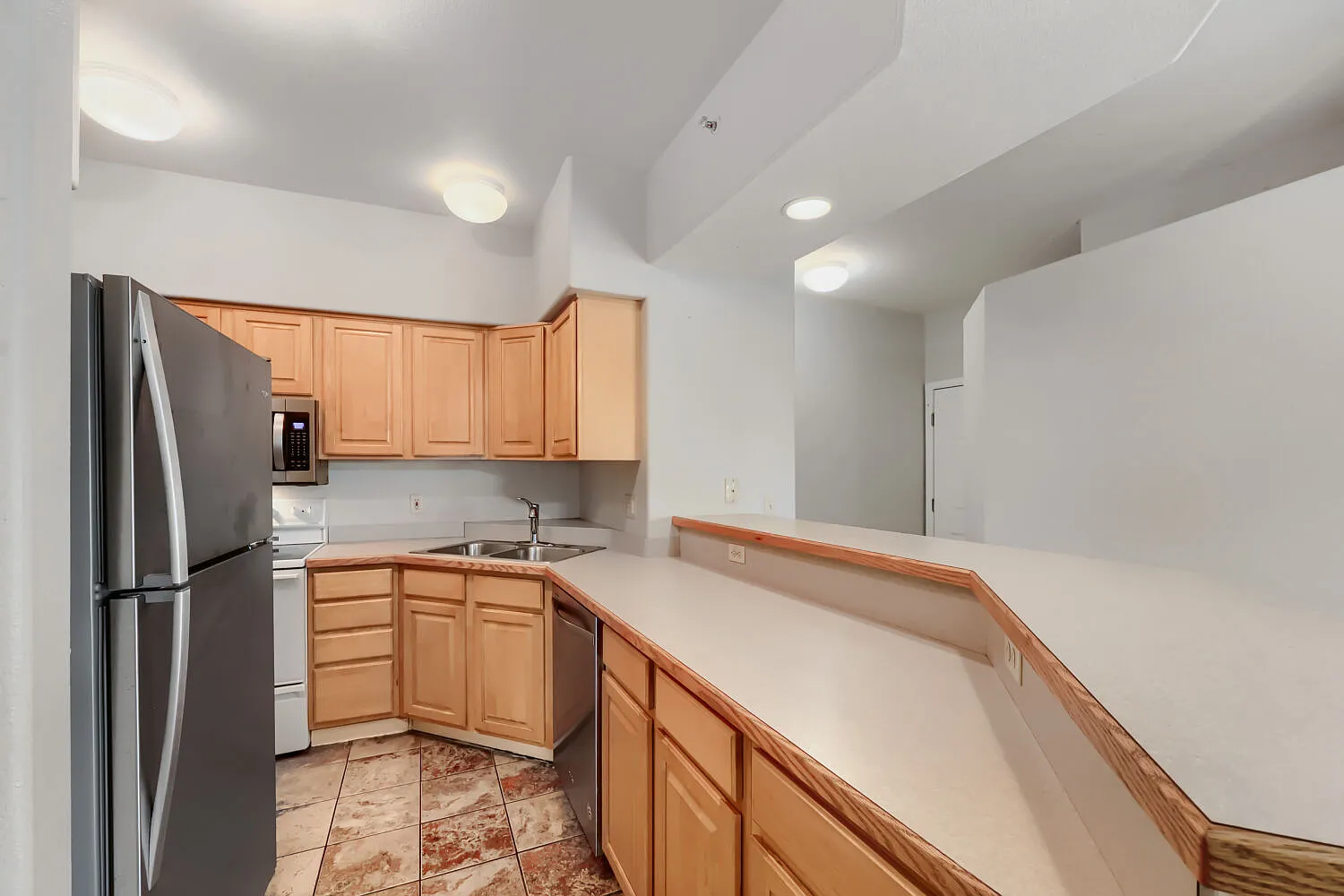 920 E Plum Creek Parkway — Photo 3